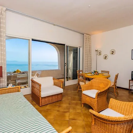 Vakantiehuis Sleeps 4 Air Con Wifi Conca dei Marini