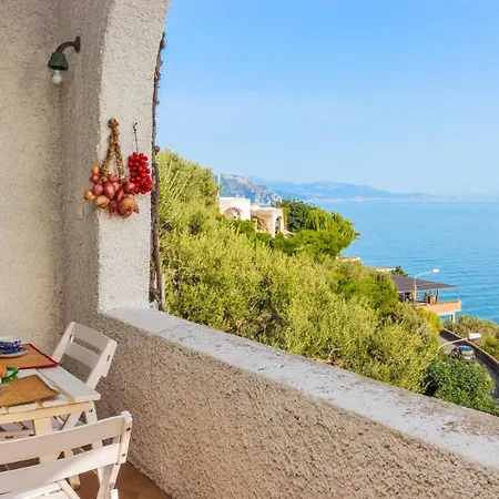 Vakantiehuis Sleeps 4 Air Con Wifi