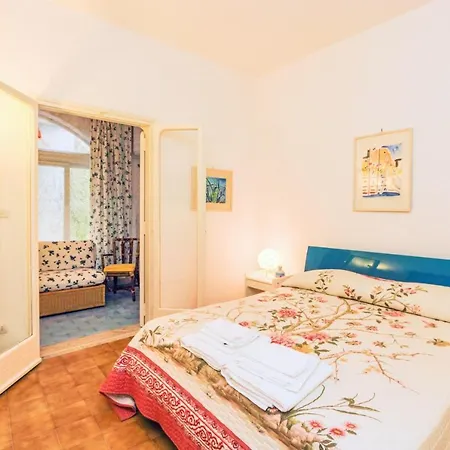 Vakantiehuis Sleeps 4 Air Con Wifi *